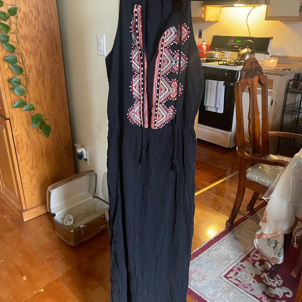 Embroidered Black Sleeveless Dress